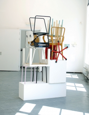 Jaiyoung Cho - Temporary construction Ⅰ ready-made objects_152x64x217cm_2012 borrowing chairs, table and plinth from ‘Hoog catharijne’ and ‘Academy gallery’ in Utrecht and returning at the original place after the exhibition